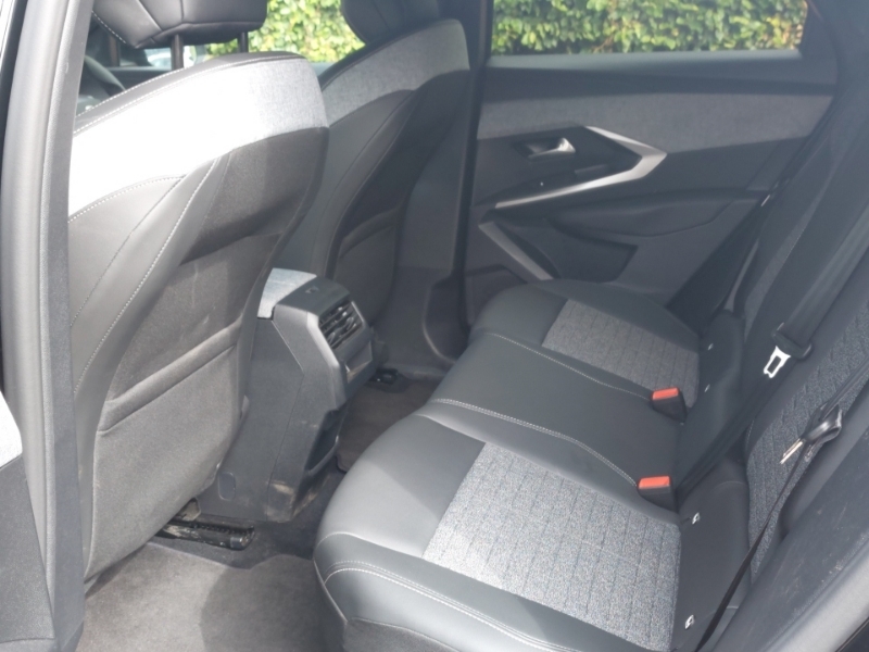 Peugeot 3008 157Kw Allure 73Kwh Black #6
