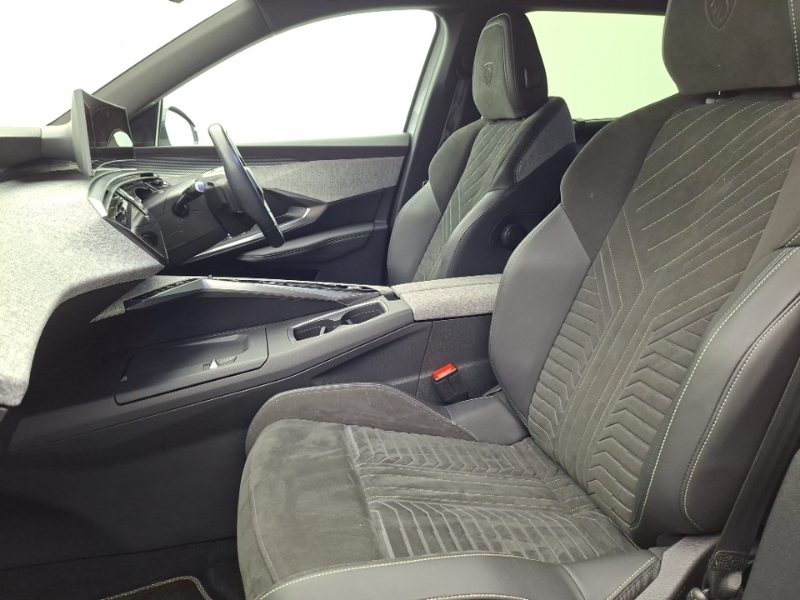 Peugeot 5008 157Kw Gt 73Kwh FD25VRW White #5
