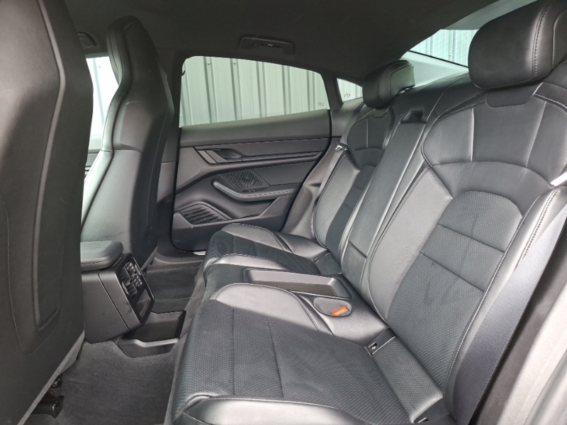 Porsche Taycan 390Kw 4S 79Kwh Black #6