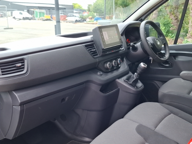 Renault Trafic Sl30 Blue Dci 130 Advance Van White #5