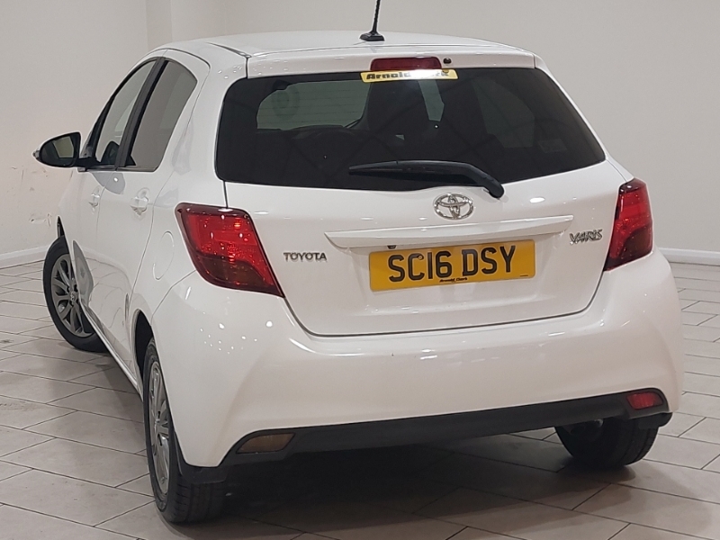 Toyota Yaris 1.5 Vvt-h Icon Hatchback Red #2