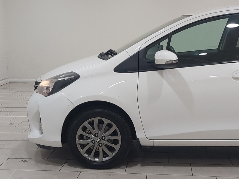 Toyota Yaris 1.5 Vvt-h Icon Hatchback Red #19