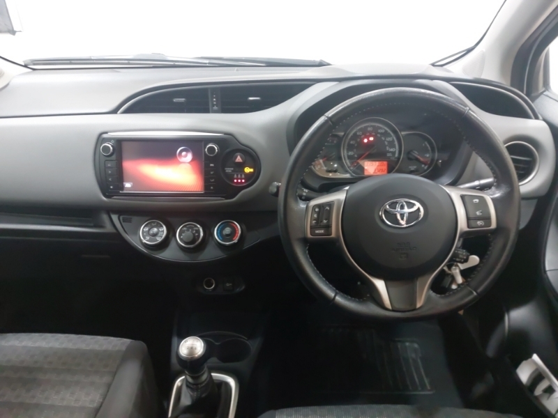 Toyota Yaris 1.5 Vvt-h Icon Hatchback Red #8