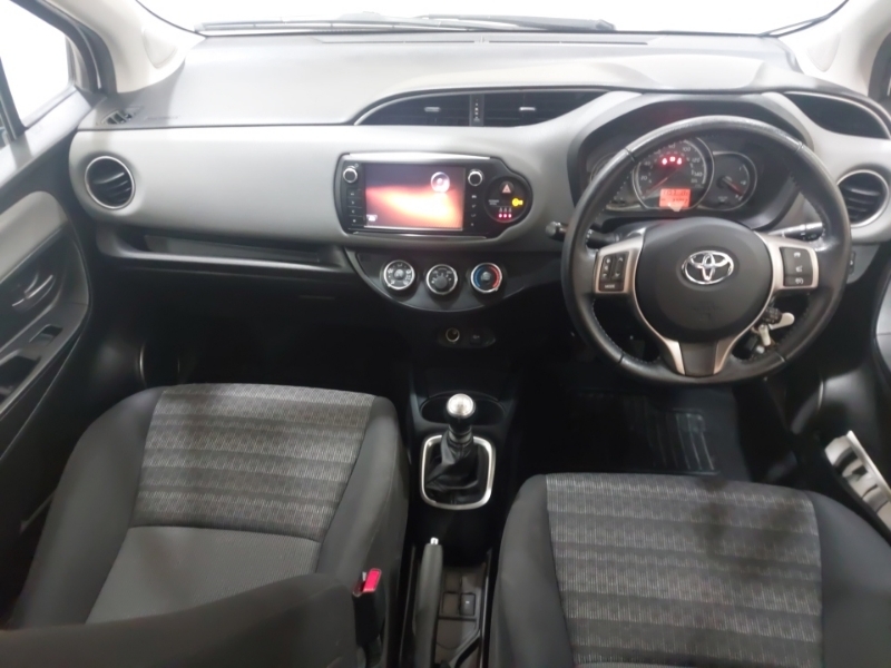 Toyota Yaris 1.5 Vvt-h Icon Hatchback Red #3
