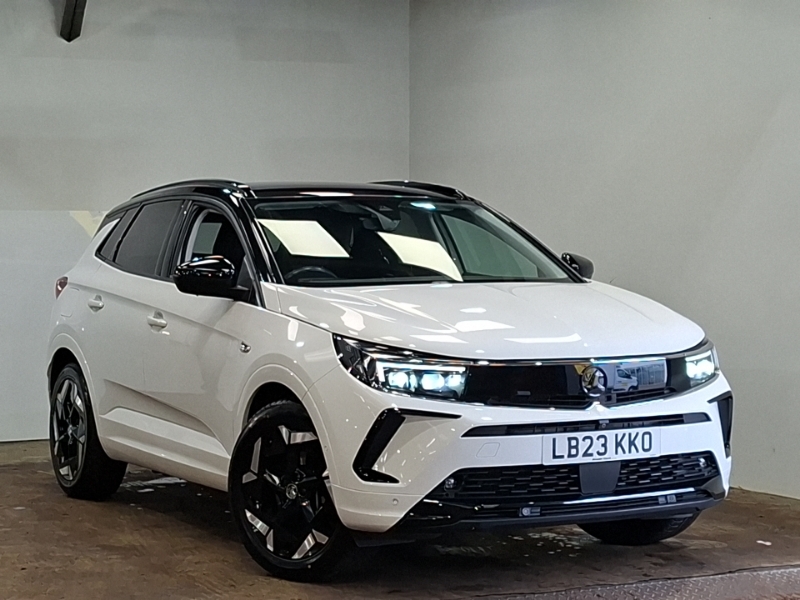 Vauxhall Grandland 1.6 Plug-in Hybrid 300 4X4 Gse White