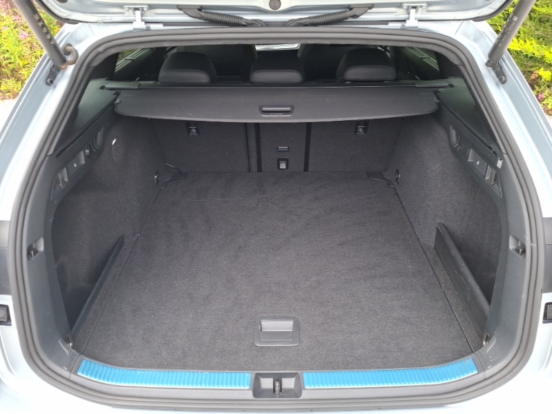 Volkswagen Passat Elegance 1.5 Etsi Mhev 150Ps 7-Speed Dsg White #18