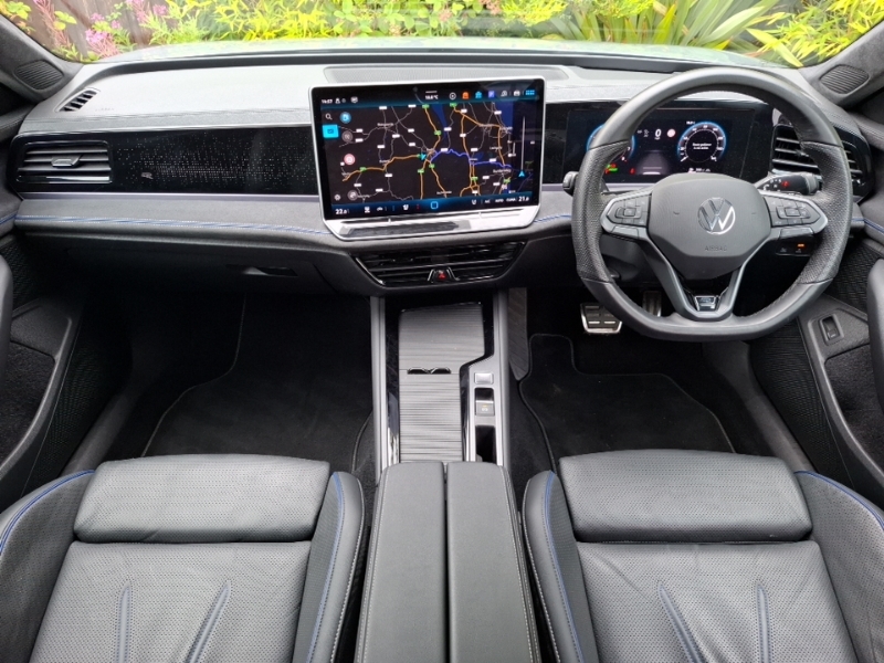 Volkswagen Passat 1.5 Etsi R-line Dsg Silver #3
