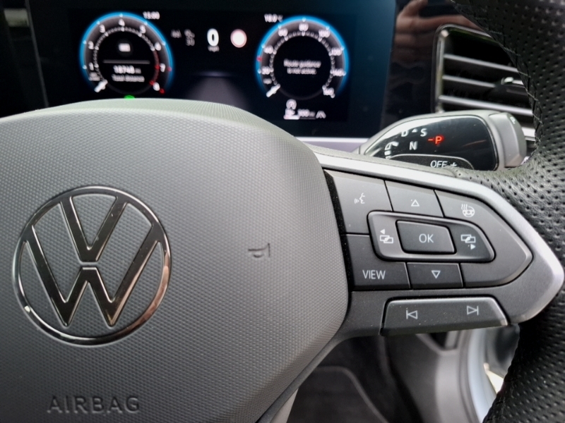 Volkswagen Passat Elegance 1.5 Etsi Mhev 150Ps 7-Speed Dsg White #13