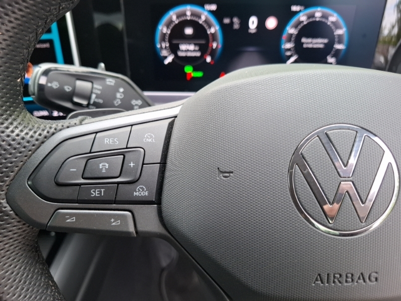 Volkswagen Passat Elegance 1.5 Etsi Mhev 150Ps 7-Speed Dsg White #12