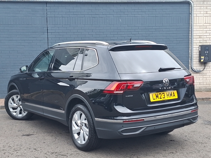 Volkswagen Tiguan Allspace 1.5 Tsi Life Dsg Black #2