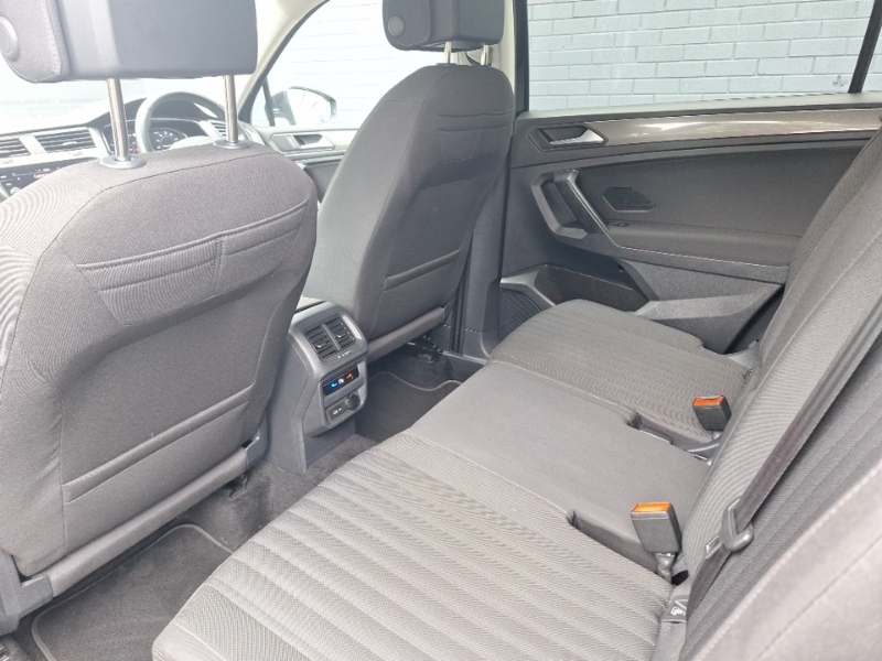 Volkswagen Tiguan Allspace 1.5 Tsi Life Dsg Black #6