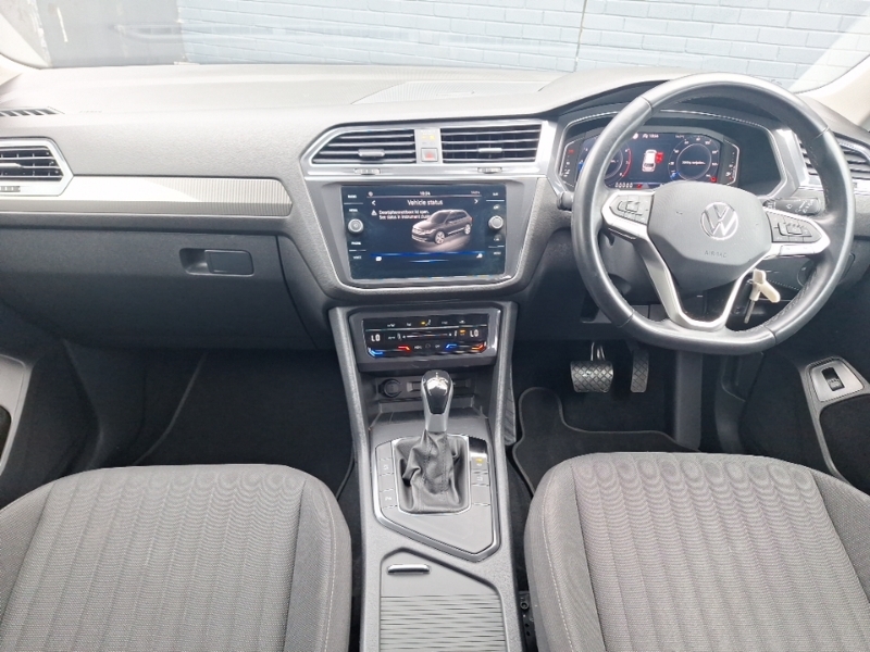 Volkswagen Tiguan Allspace 1.5 Tsi Life Dsg Black #3