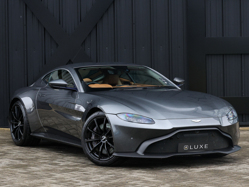 Aston Martin V8 Coupe Silver #14