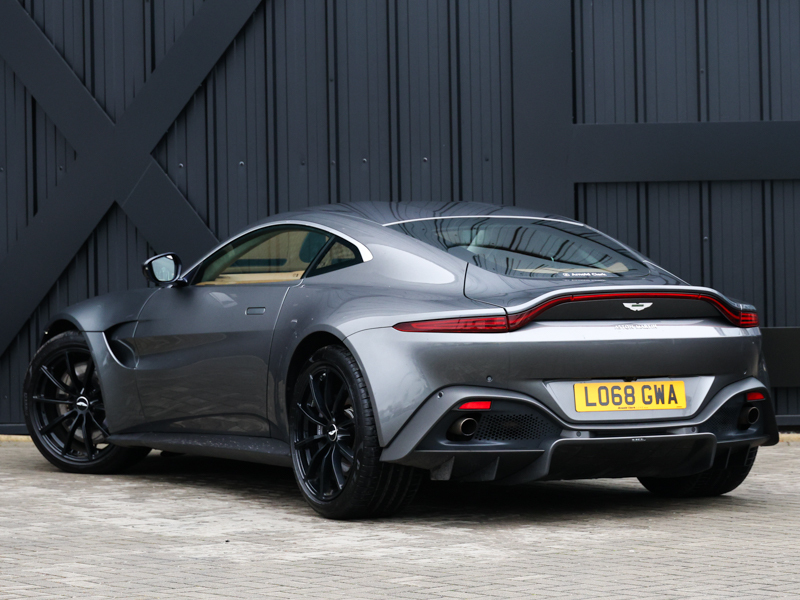 Aston Martin V8 Vantage Coupe Zf 8 Speed Silver #2