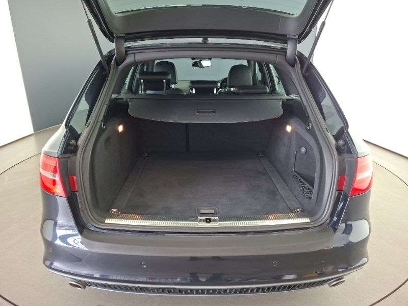 Audi A4 2.0 Tdi Black Edition Red Low Tax Ha Red #18