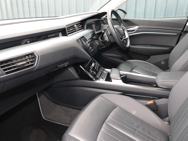 Audi E-tron 300Kw 55 Quattro 95Kwh Technik Silver #4