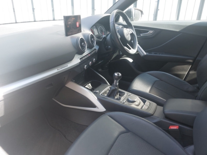 Audi Q2 30 Tdi S Line CJ19GFG Black #5