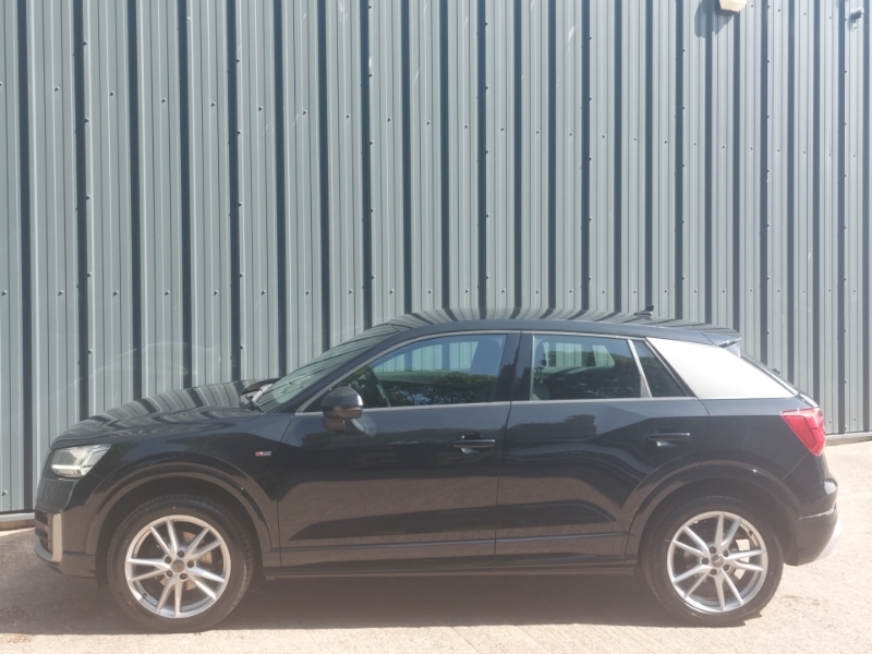 Audi Q2 30 Tdi S Line CJ19GFG Black #4