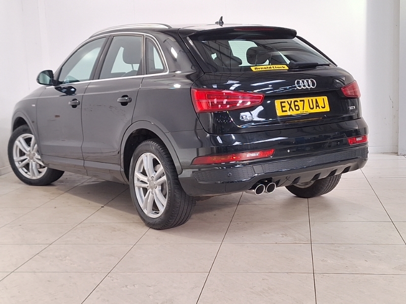 Audi Q3 2.0 Tdi S Line Edition Black #2