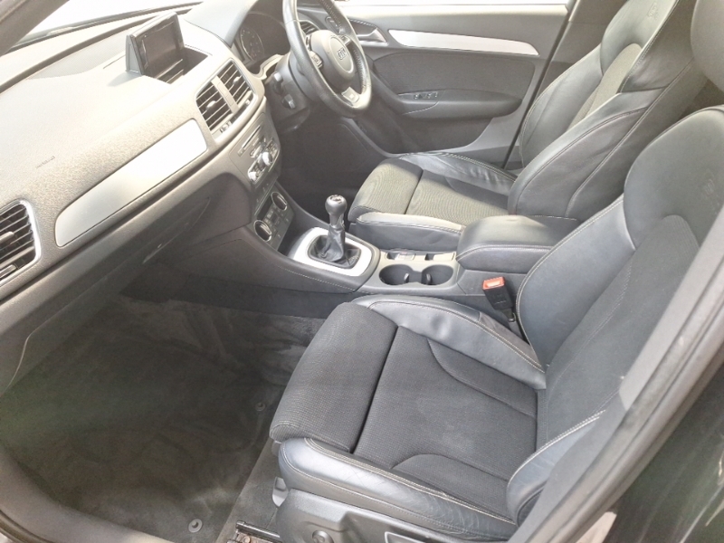 Audi Q3 2.0 Tdi S Line Edition Black #5