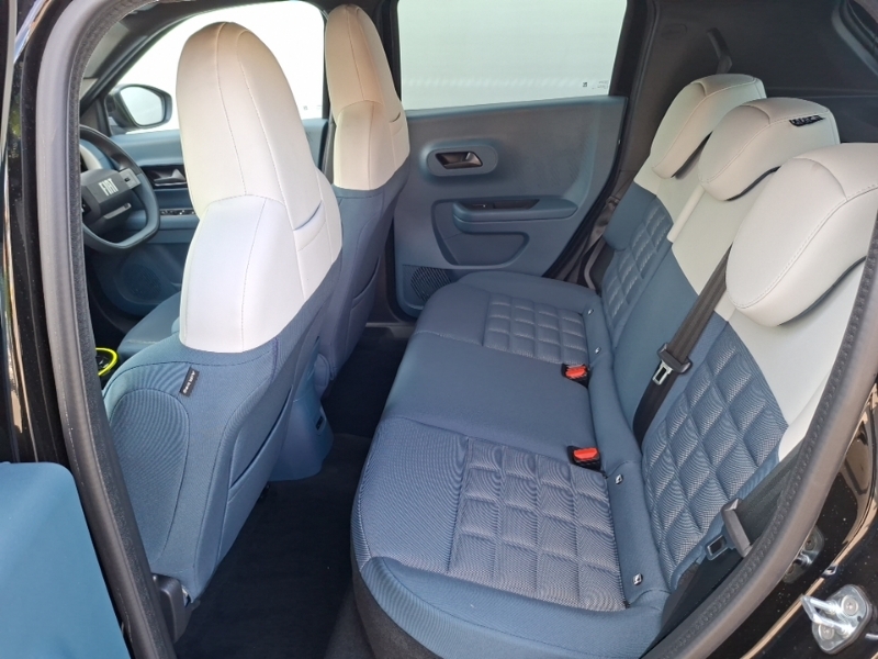Fiat Panda 83Kw La Prima 44Kwh Black #6