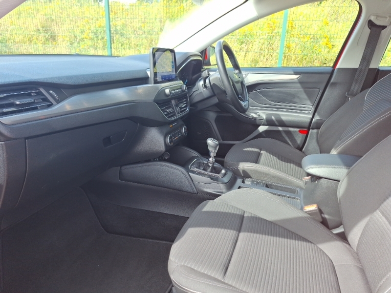 Ford Focus 1.0 Ecoboost 125 Titanium Edition ST71JWZ Red #5