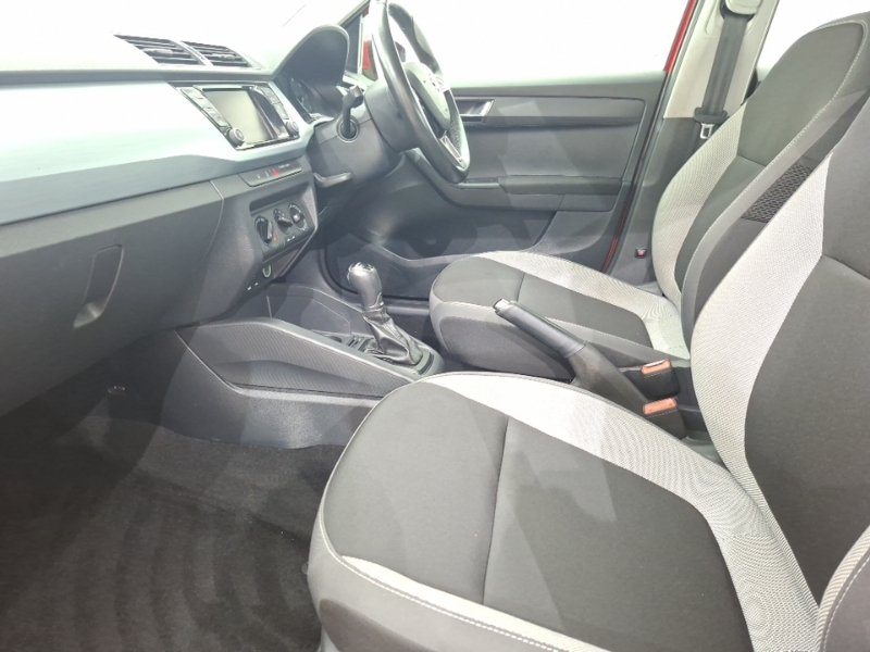 Skoda Fabia 1.0 Tsi 110 Se Dsg Red #5