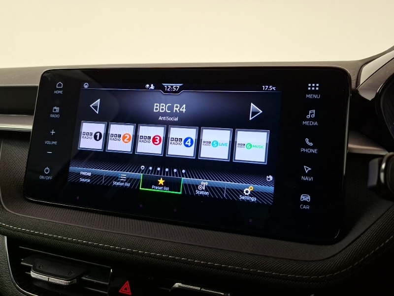 Skoda Fabia Skoda Fabia Hatchback 1.0 Tsi 116 Colour Edition 5 Silver #11