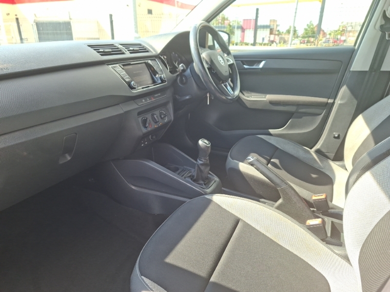Skoda Fabia 1.2 Tsi 90 Se White #5