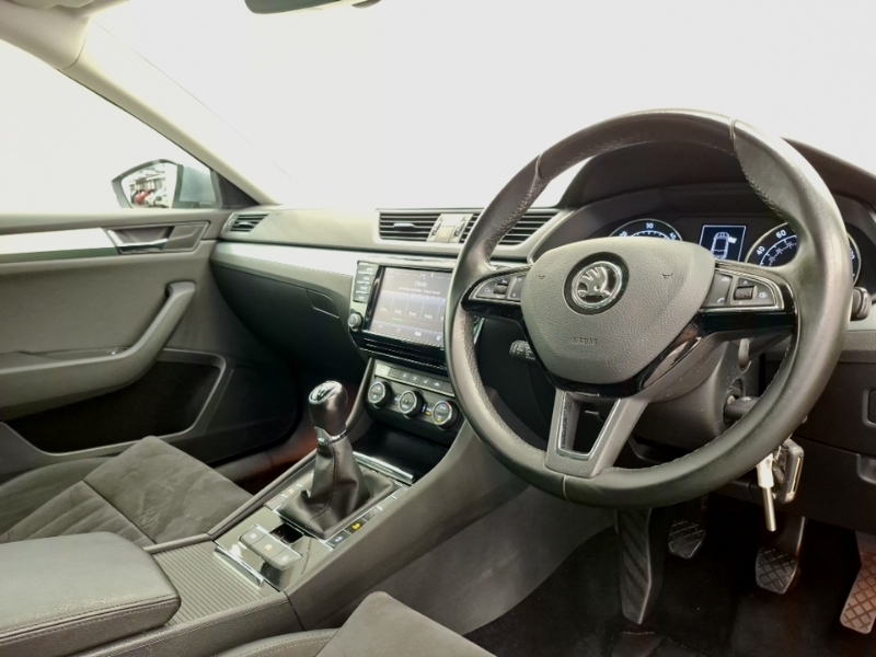 Skoda Superb 2.0 Tdi Cr 190 Se L Executive Dsg Estate White #17