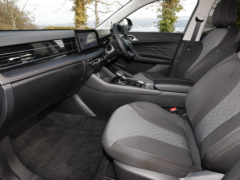MG HS 1.5 T-gdi Hybrid Se White #5