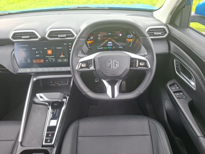 MG ZS 1.5 Hybrid Plus Trophy Suv Hybrid Red #8
