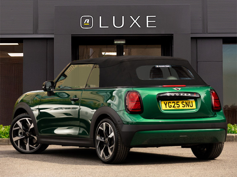 Mini Hatch 2.0 S Exclusive YG25SNU Green #2