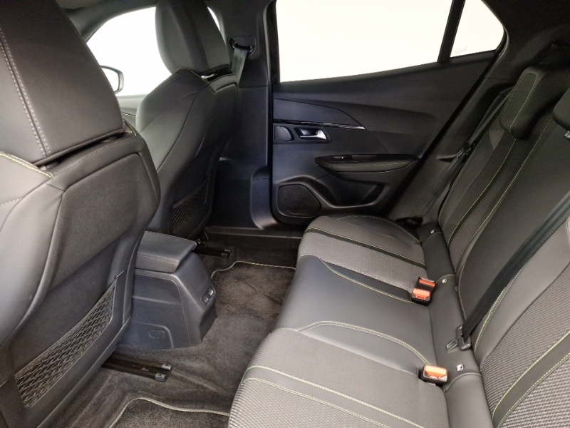 Peugeot e-2008 115Kw Gt 54Kwh Black #6