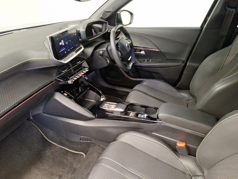 Peugeot e-2008 115Kw Gt 54Kwh Black #5