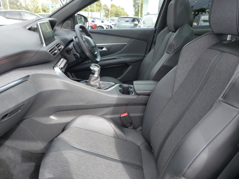 Peugeot 3008 1.5 Bluehdi Gt Line Premium Grey #5