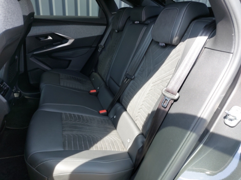 Peugeot 3008 157Kw Gt 73Kwh Grey #6