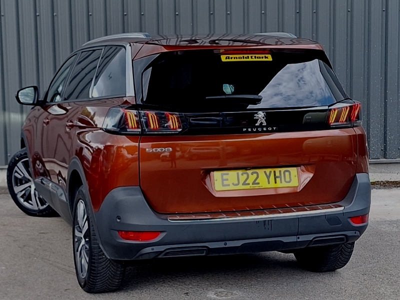 Peugeot 5008 1.2 Puretech Allure Brown #2