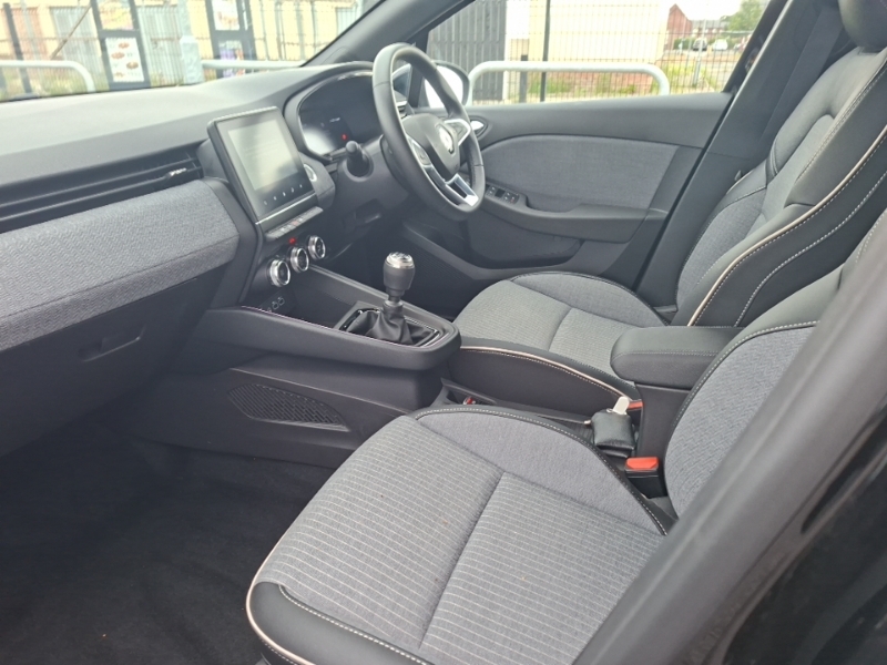 Renault Clio 1.0 Tce 90 Techno Black #5