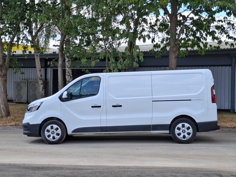 Renault Trafic Ll30 Blue Dci 130 Advance Safety Van White #4