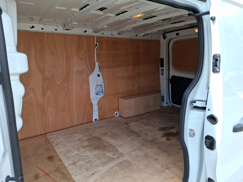Renault Trafic Ll30 Blue Dci 130 Advance Safety Van White #6