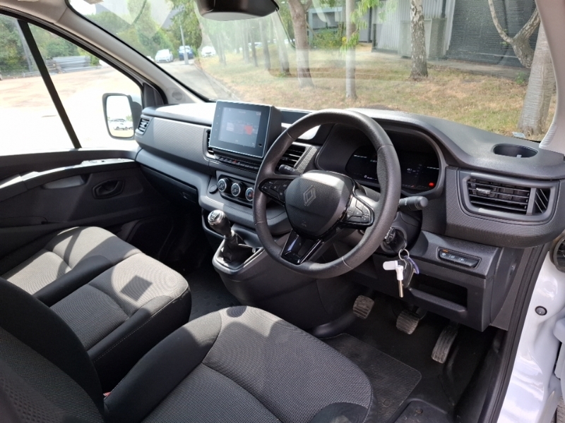Renault Trafic Ll30 Blue Dci 130 Advance Safety Van White #3
