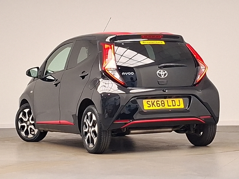 Toyota Aygo 1.0 Vvt-i X-plore SK68LDJ Black #2