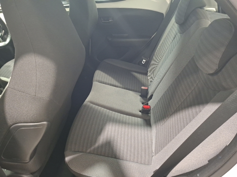 Toyota Aygo 1.0 Vvt-i X-play White #6