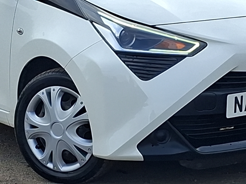 Toyota Aygo Vvt-i X-trend Hatchback Red #19