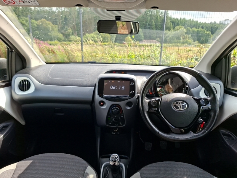 Toyota Aygo Vvt-i X-trend Hatchback Red #3