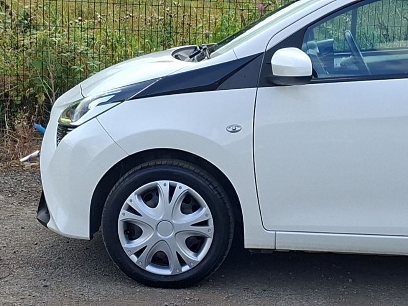 Toyota Aygo Vvt-i X-trend Hatchback Red #18