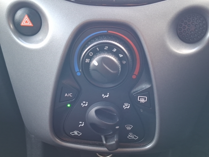 Toyota Aygo Vvt-i X-trend Hatchback Red #15