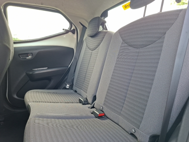 Toyota Aygo Vvt-i X-trend Hatchback Red #6