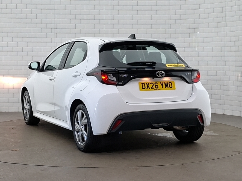 Toyota Yaris 1.5 Hybrid Icon Cvt DX26YMO White #2